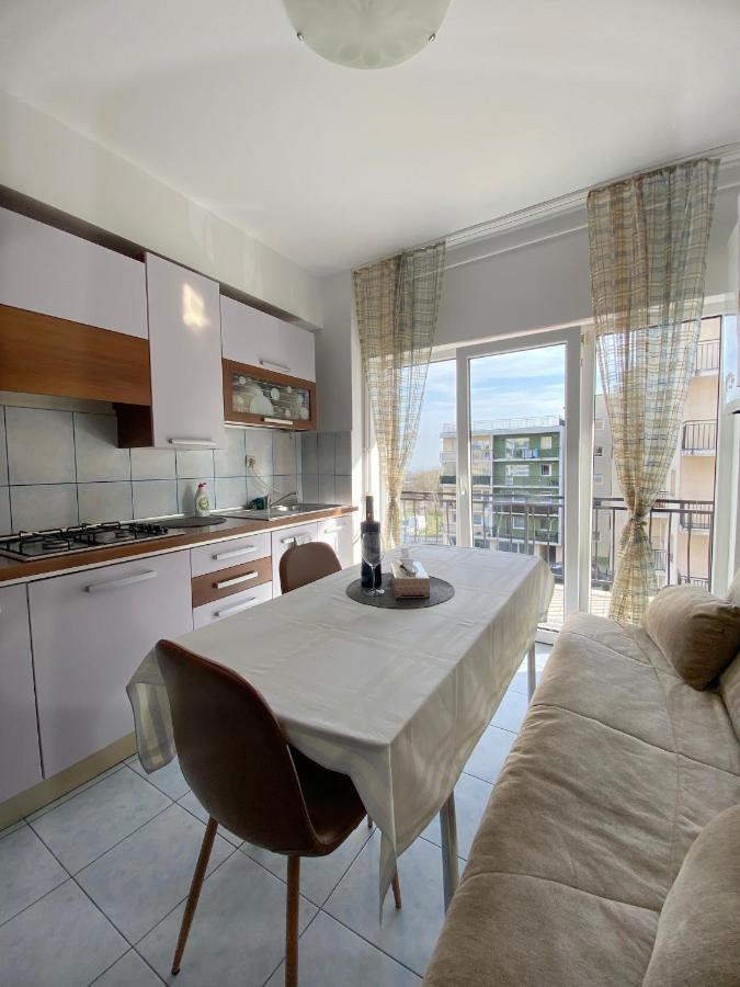 Cozy Apartment 2 Bedroom Private Parking คลูจ-นาโปกา ภายนอก รูปภาพ